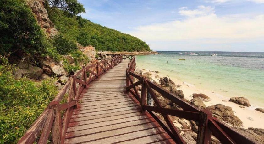 By Dee @Jomtien Hotel Pattaya Exterior photo