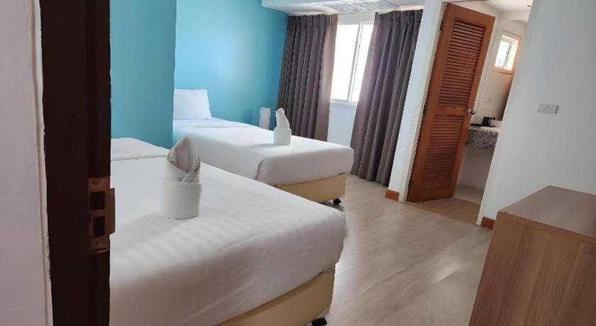 By Dee @Jomtien Hotel Pattaya Exterior photo